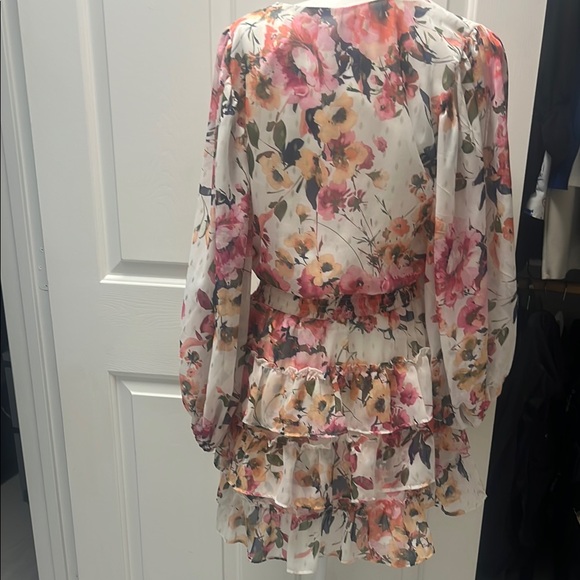 Floral V-Neck Ruffle Top - Picture 5 of 5